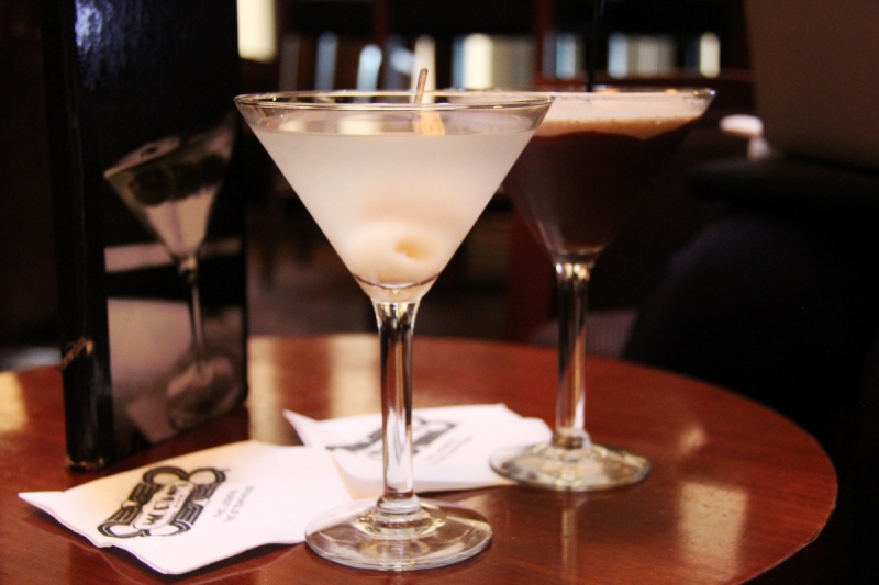 brasserie-COURSEGOULES-min_martini_bar_lychee_chocolate_alcohol_liquor_happy_hour_happy-910161